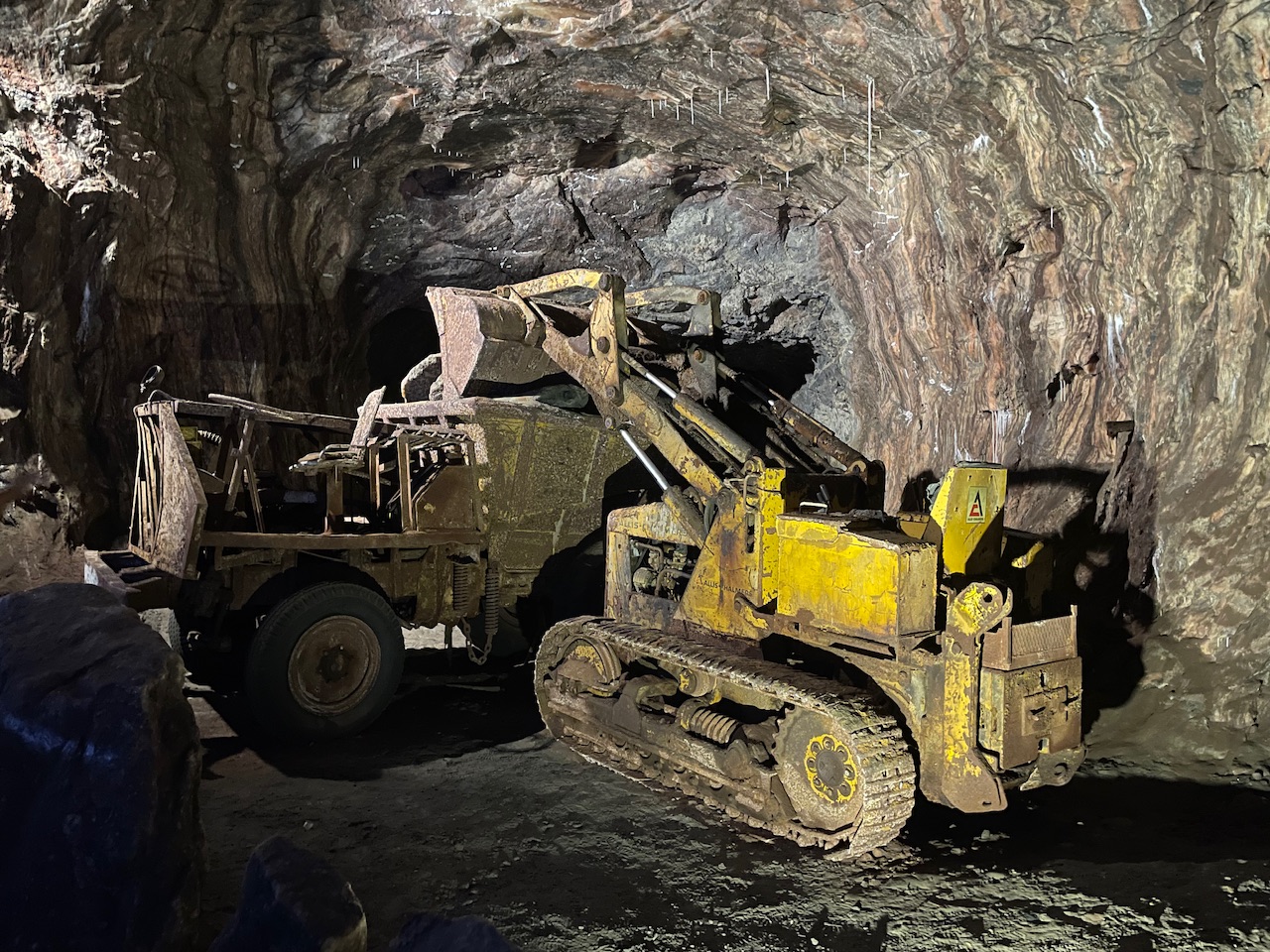 Put On Your Hard Hat: Spelunking In Loulé